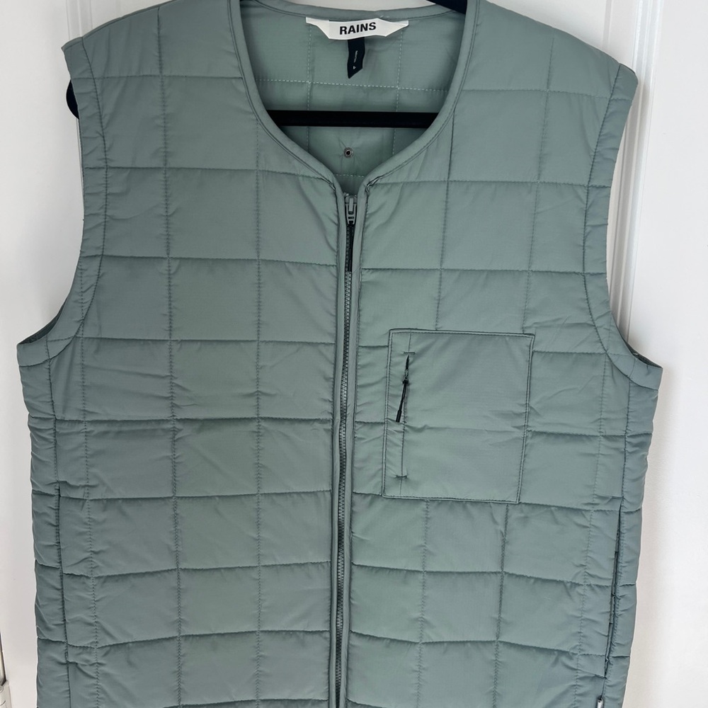 Rains Men's Sage Quilted Vest